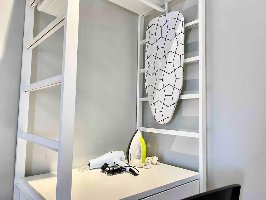 Tropicana 218 Macalister #Wondercolor #Infinity Pool #Georgetown #5Pax #2Br 2Bath #1King 1Queen 1Single #Quality Well Maintained #Private Host 0*, George Town Malaysia
