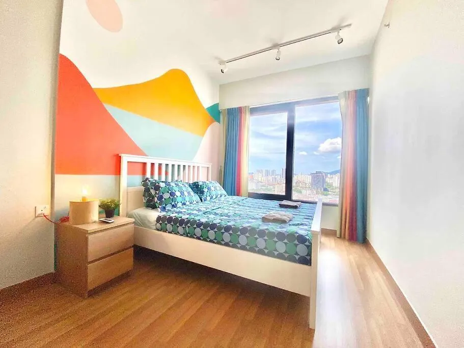 Tropicana 218 Macalister #Wondercolor #Infinity Pool #Georgetown #5Pax #2Br 2Bath #1King 1Queen 1Single #Quality Well Maintained #Private Host 0*, George Town
